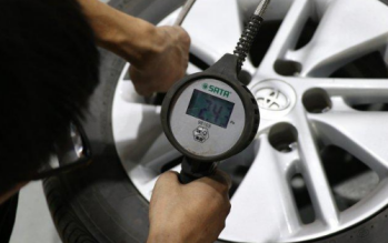 70迈胎压监测仪如何安装和使用