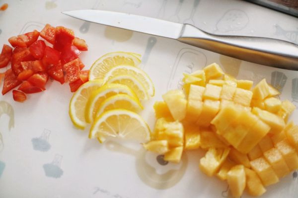 柠檬菠萝虾仁炒饭