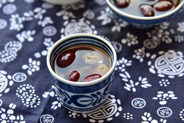 红糖姜枣桂圆茶