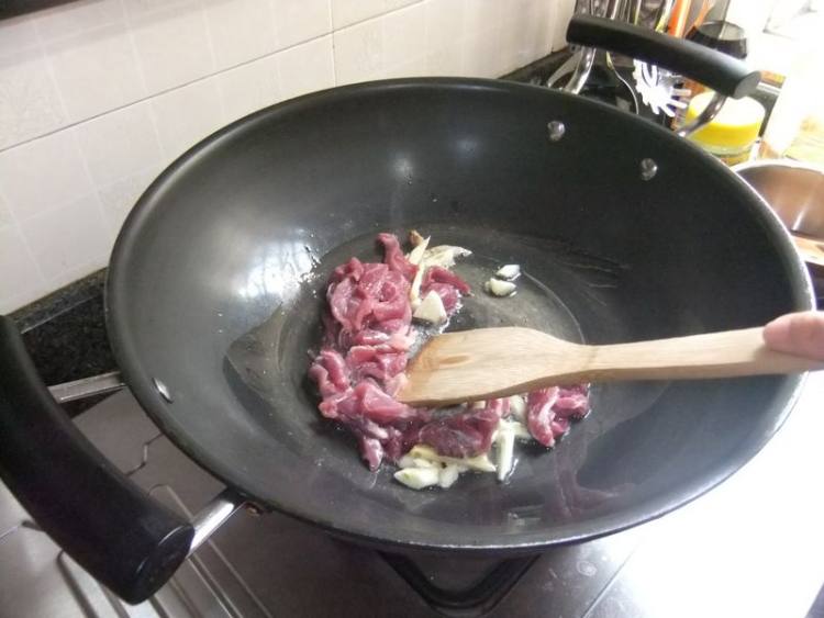 美味而又营养的白菜炖粉条，你会做吗