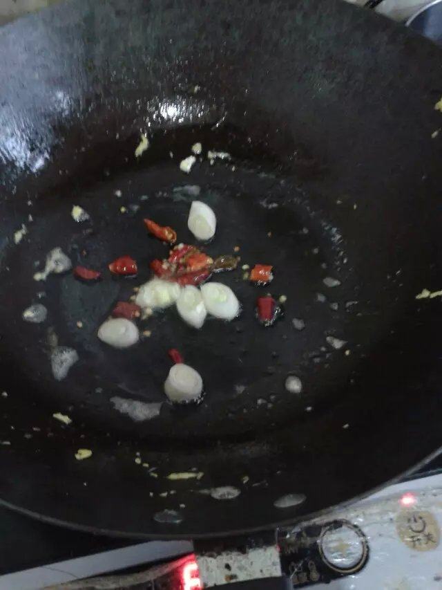简单的青椒炒鸡蛋，我来教你怎么做！