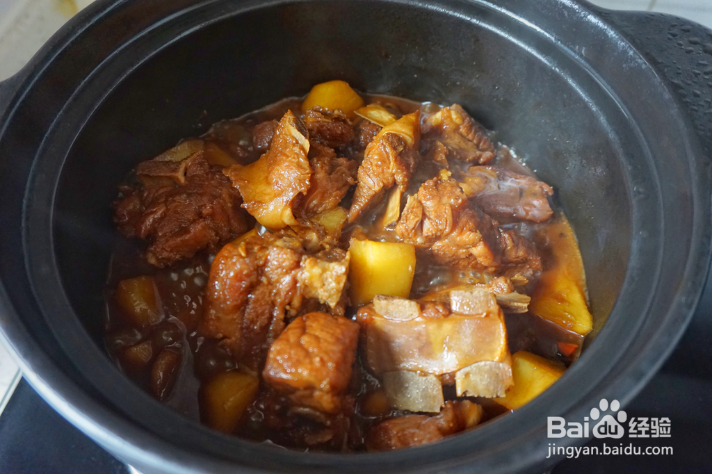 土豆烧排骨的做法