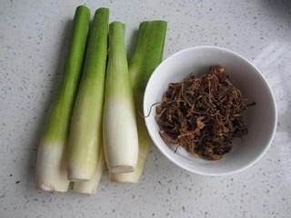 <b>明油笋干-菜煮茭白</b>