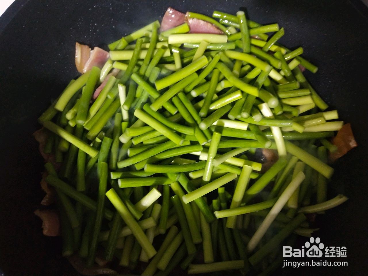 蒜苔炒腊肉的家常做法