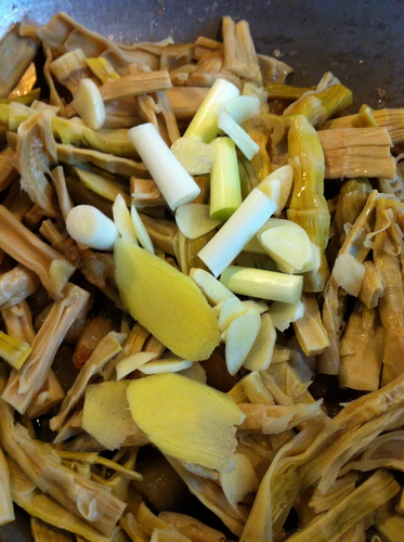 笋干啤酒焖五花