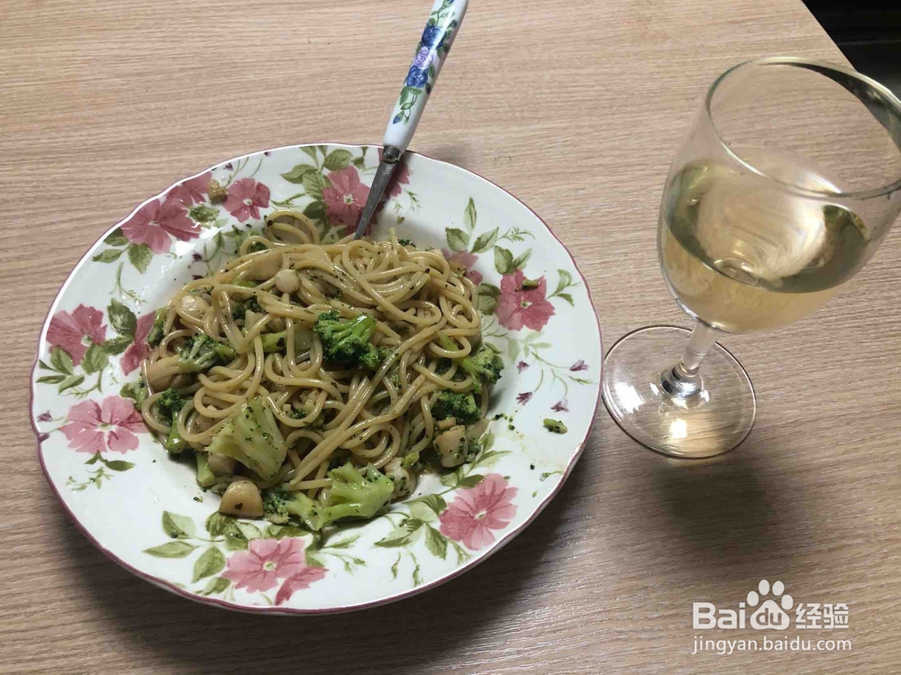 瑶柱西兰花意面的制作方法