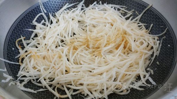 虾油煎蛋萝卜汤