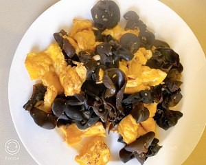 教你怎么做木耳炒鸡蛋