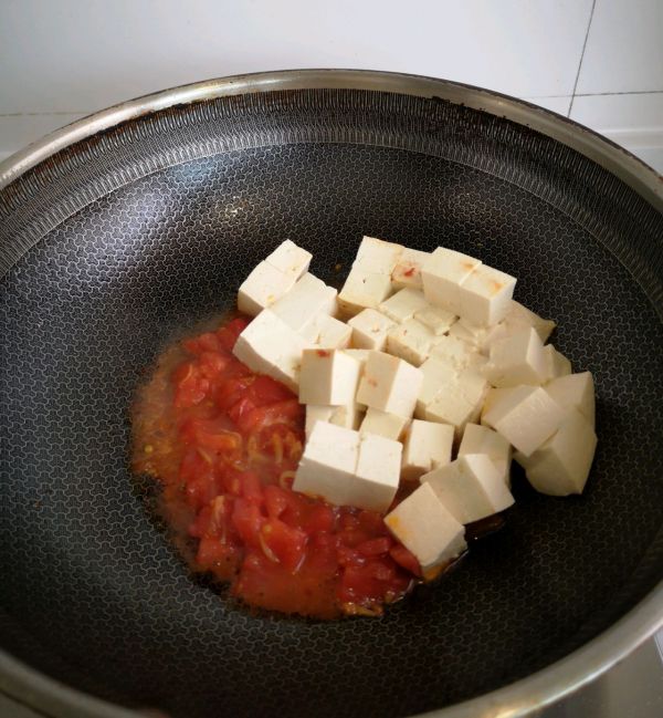 鲍汁海参菌菇豆腐浓汤