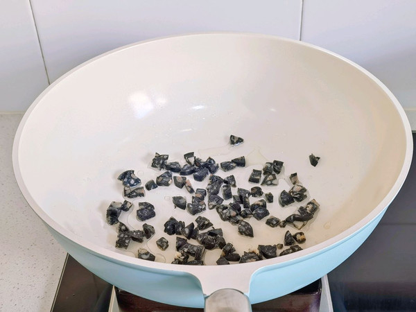 墨斗鱼肠蛋炒饭