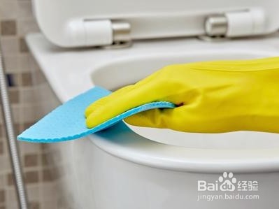 如何快速让家里的马桶洁净如新？