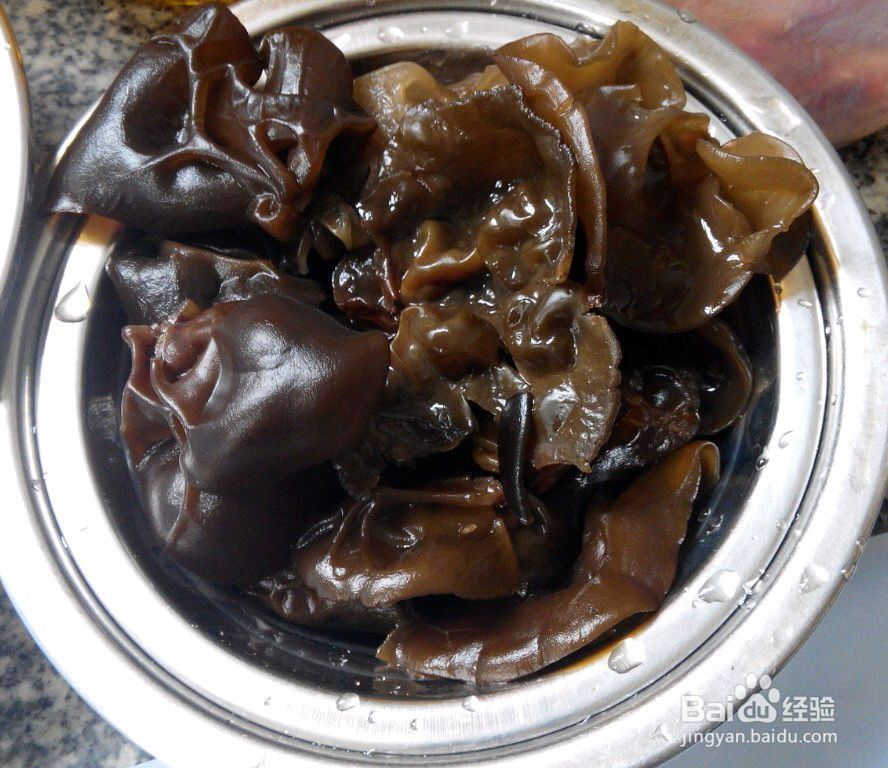 木耳炒山药的做法