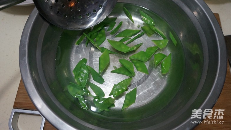 凉拌秋耳的做法