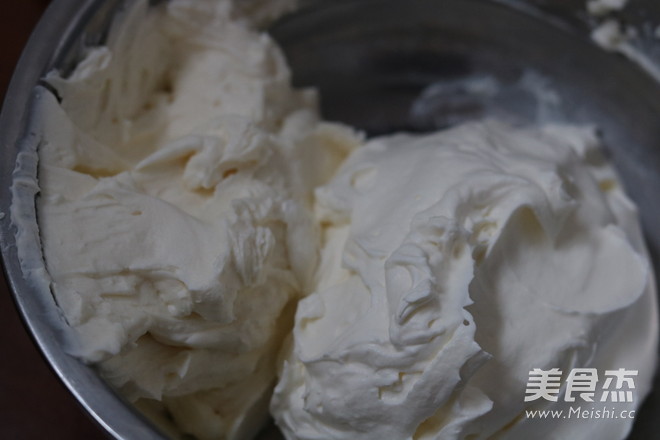 马斯卡彭芝士草莓卷