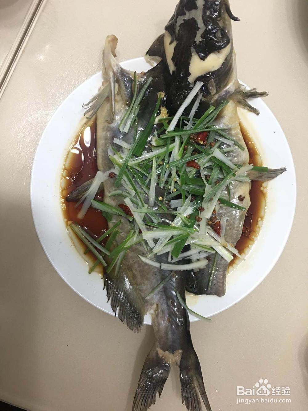 清蒸鲈鱼的家常做法