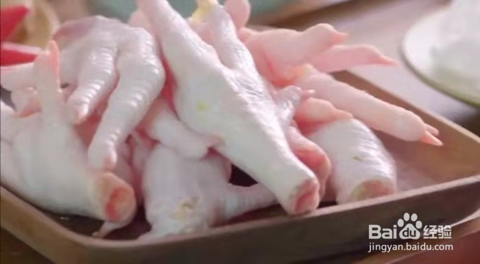 香辣红烧鸡爪的做法