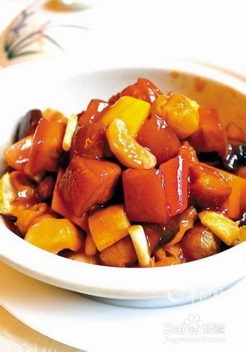 美食达人教你煮：指天椒栗子焖花腩