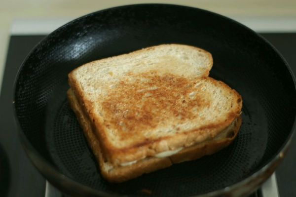 花生酱香蕉三明治