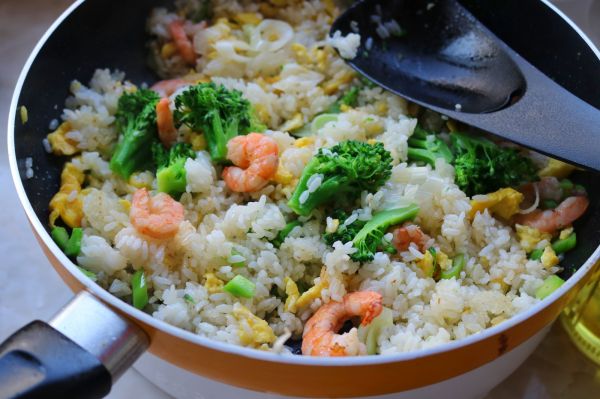 西蓝花虾仁炒饭