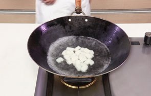 家常菜:青椒炒年糕