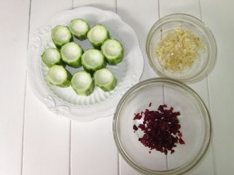 金银蒜果干蒸丝瓜