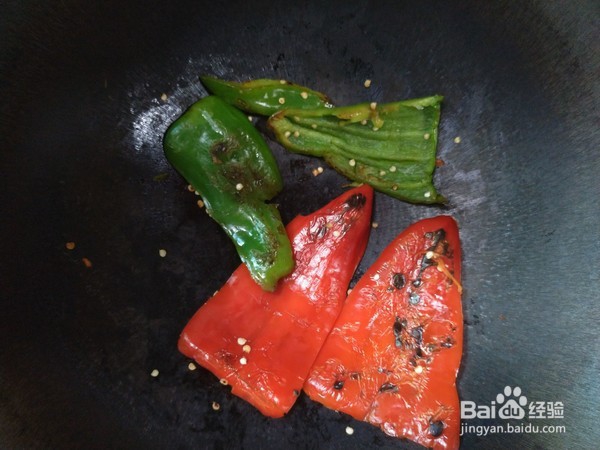 下酒菜之双椒虎皮皮蛋的制作方法