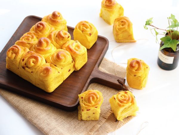 南瓜蔓越莓面包