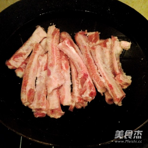 蒜香烤肋排的做法