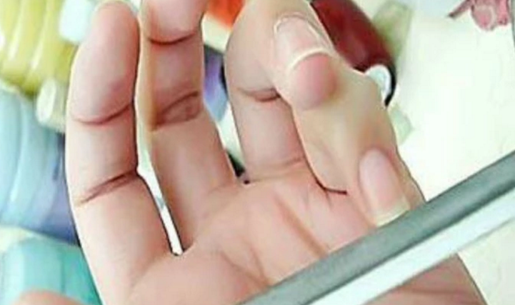 怎样把贴片美甲取下来