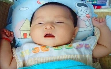 婴儿晚上不爱睡觉怎么办