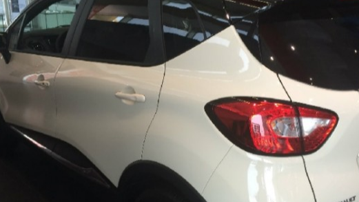 雷诺卡宾车的倒车灯有几个