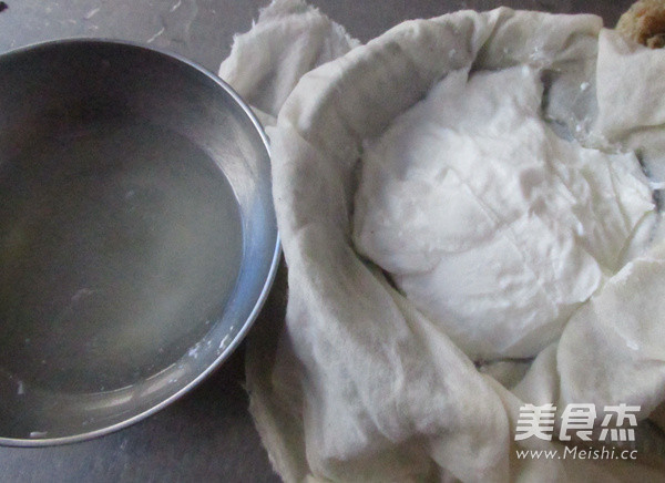 自制茅屋山羊奶酪