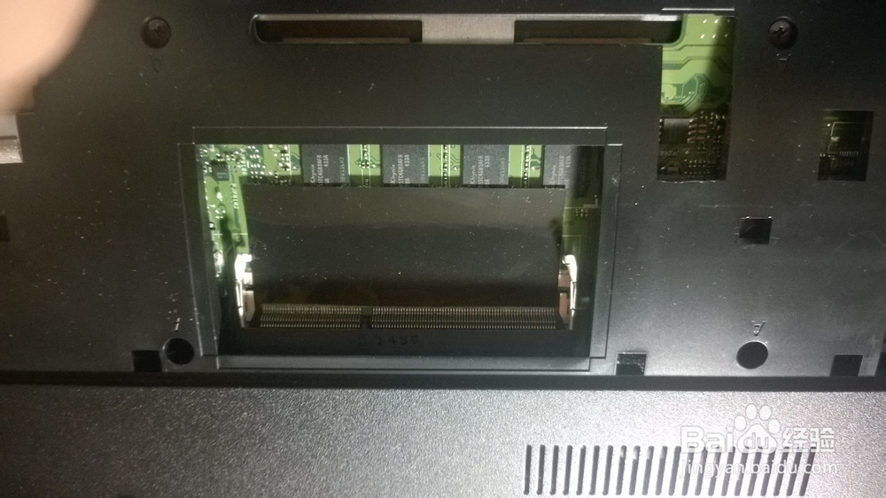 如何给笔记本电脑装内存