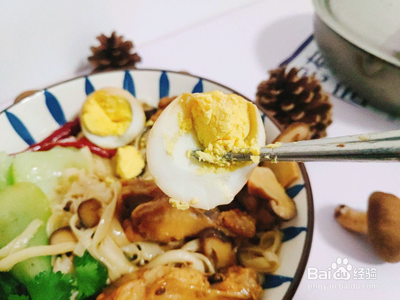 香菇卤翅根盖浇面的做法