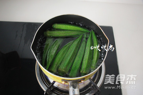 培根秋葵卷的做法