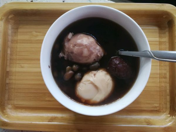 当归红枣黑豆炖蛋