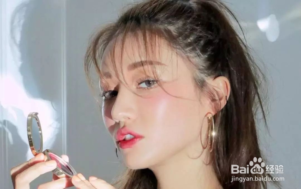 女生化妆的过程应该有哪些步骤？