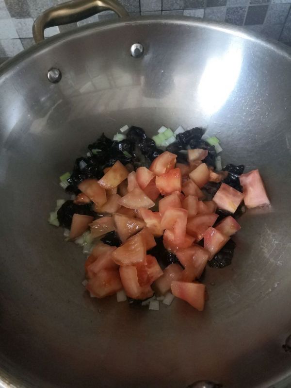 黄瓜黑木耳炒番茄鸡蛋