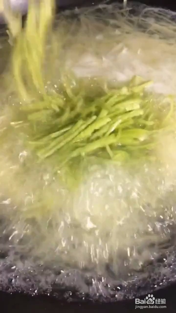 教你制作美食尖椒土豆丝