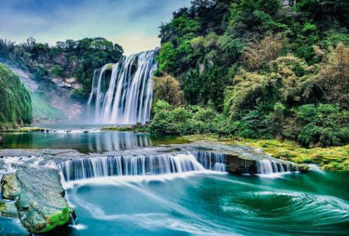 举世闻名用情景表现，表现出来