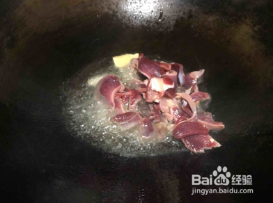 大蒜炒鸭肫的做法