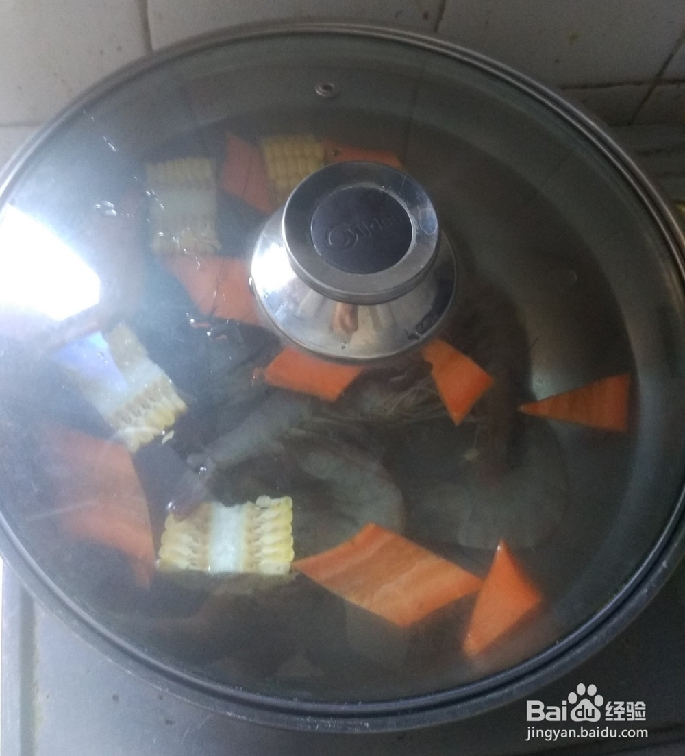 如何快速制作一份营养美味的豆腐白菜大虾汤