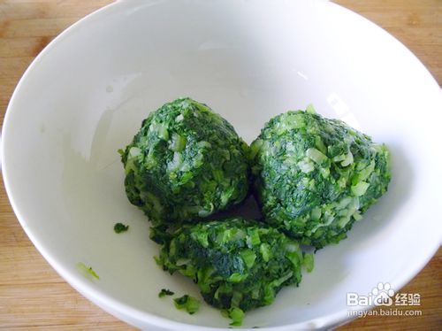 【怡汝私房百变面点】换个花样做煎包---小白菜柳叶煎包