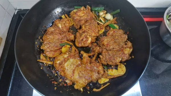 香煎麻辣鸡腿肉