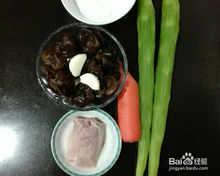 吃不胖的木耳莴笋炒肉片