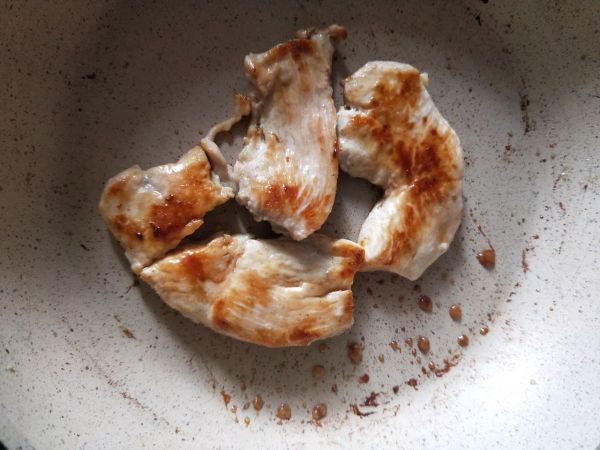 减脂鸡丝荞麦面