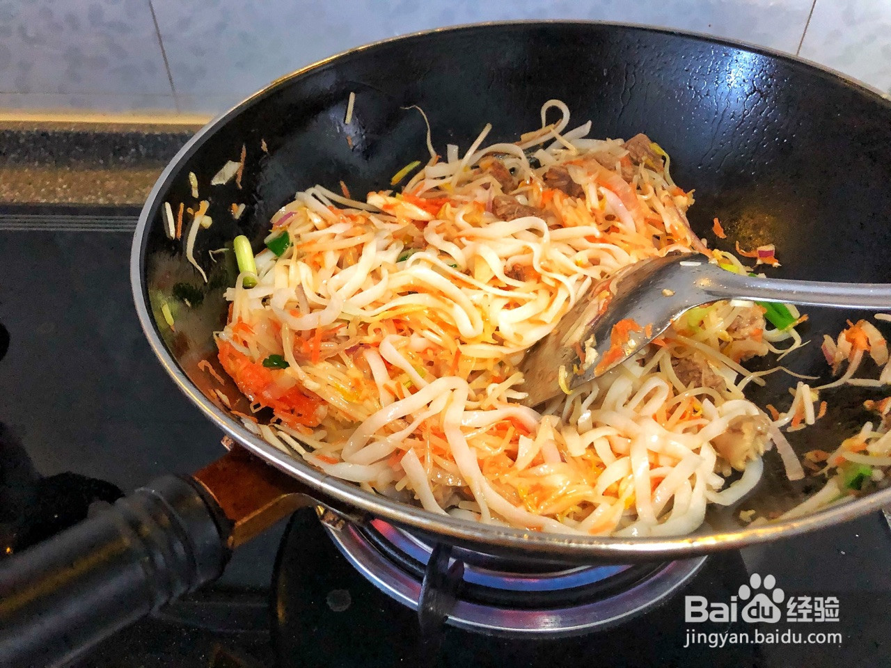 香辣牛肉河粉的做法