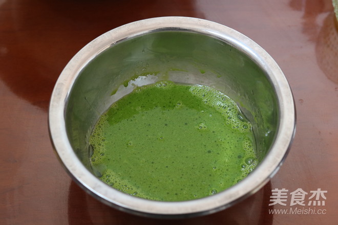 菠菜草莓奶油卷