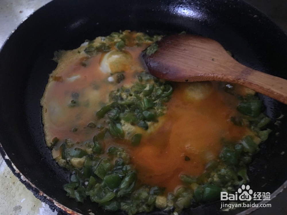 青椒炒鸡蛋怎么做呢