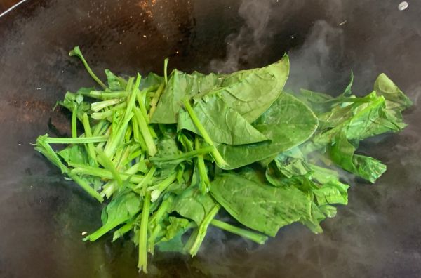 家常菠菜炒鸡蛋